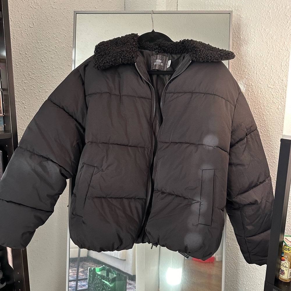 URBAN OUTFITTERS Black Puffer Jacket with Faux Fur Collar